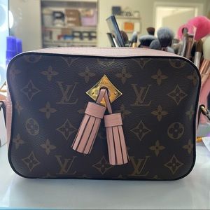 Louis Vuitton Saintonge Crossbody